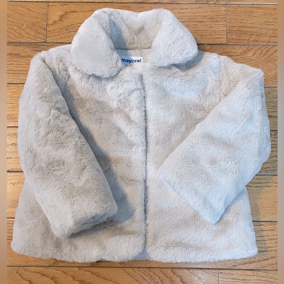 Mayoral Other - 𝅺mayoral Gray Faux Fur Jacket Size 3